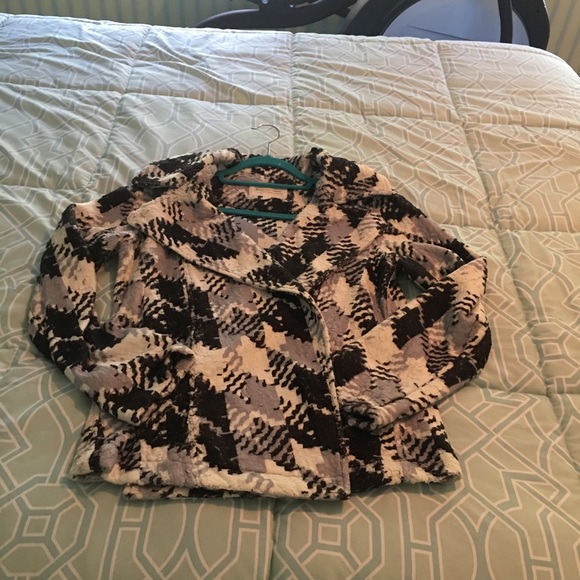 Textured “Fleece” Jacket - Picture 7 of 8